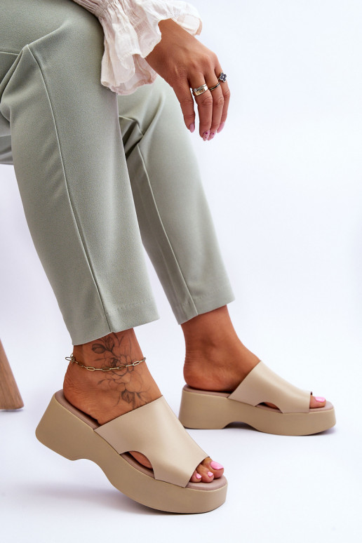   Čības   ar platformu smilšu krāsas Lucami