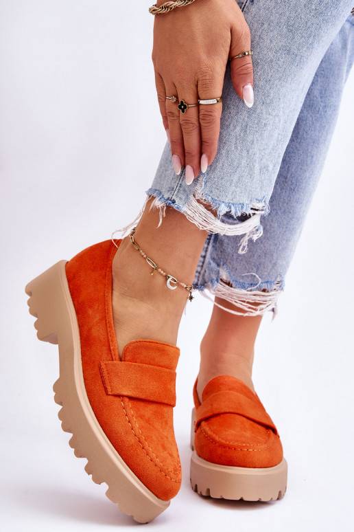 Klasiska modeļa zamšādas apavi Mokasīni oranžas krāsas Corrin