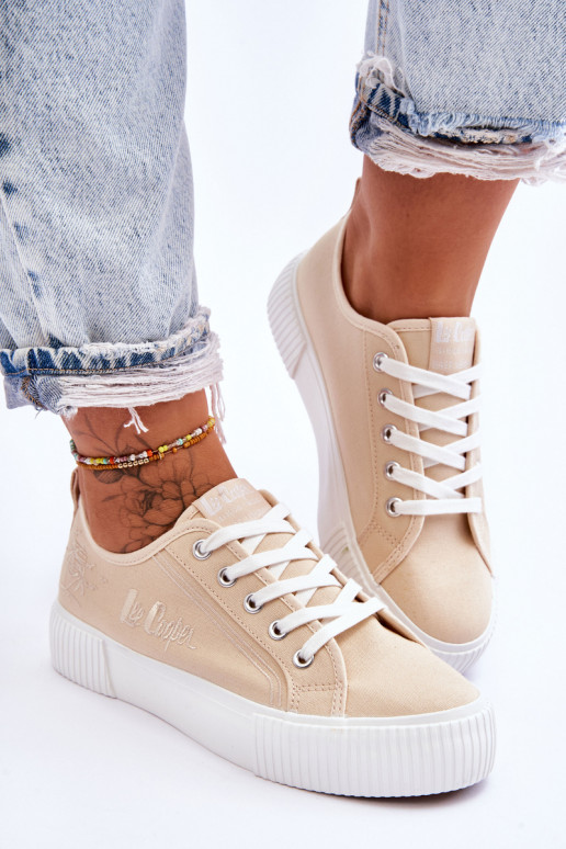 Ērtas brīvā laika kurpes ar platformu Lee Cooper LCW-23-31-1808L smilšu krāsas Ērtas brīvā laika kurpes ar platformu Lee Cooper LCW-23-31-1808L smilšu krāsas