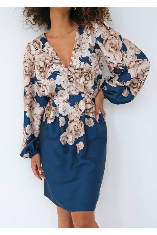 Noemi - mini kleita ar ziedu rakstiem tumši zilā krāsā Noemi - mini kleita ar ziedu rakstiem tumši zilā krāsā