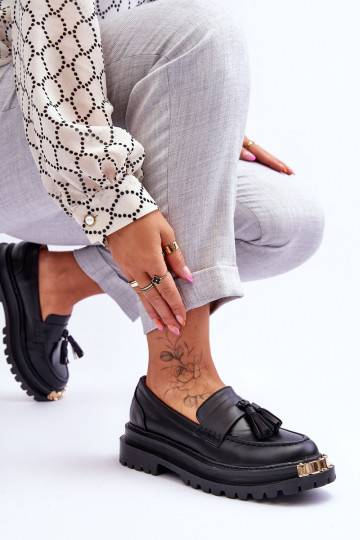 Klasiska modeļa apavi Mokasīni ar bārkstīm melnas krāsas Lonisa 2