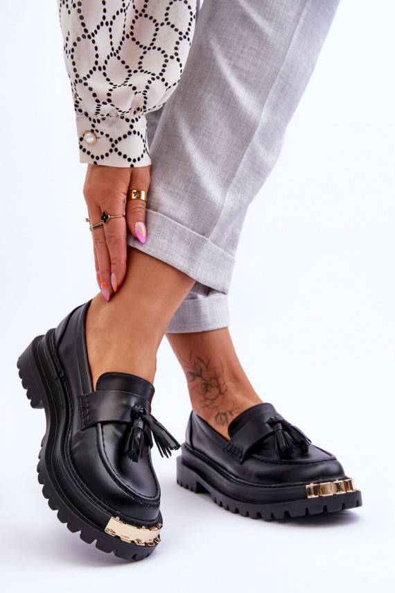 Klasiska modeļa apavi Mokasīni ar bārkstīm melnas krāsas Lonisa