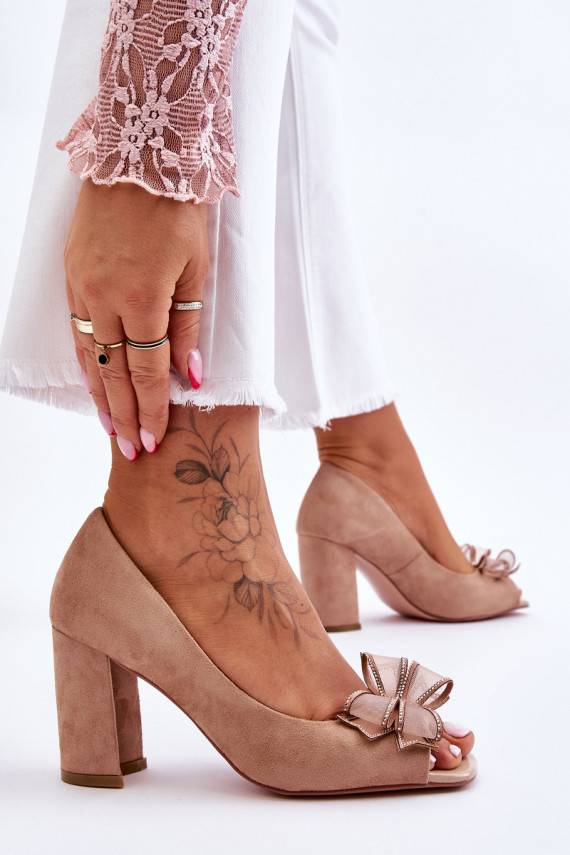 Klasiska modeļa Kurpes ar bantītēm smilšu krāsas Corey