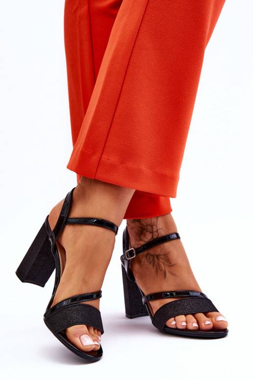 spīdīgs sandales ar papēdi melnas krāsas Alicia spīdīgs sandales ar papēdi melnas krāsas Alicia