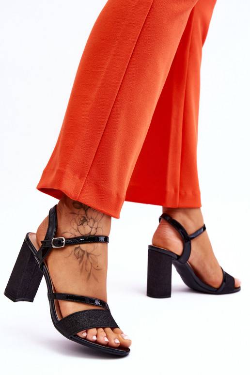 spīdīgs sandales ar papēdi melnas krāsas Alicia spīdīgs sandales ar papēdi melnas krāsas Alicia