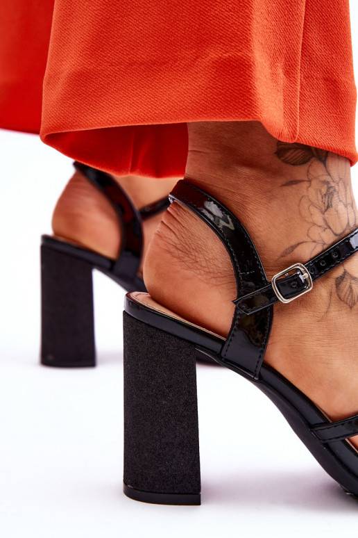 spīdīgs sandales ar papēdi melnas krāsas Alicia spīdīgs sandales ar papēdi melnas krāsas Alicia