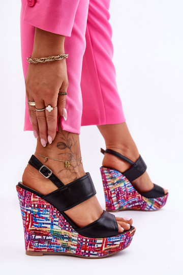  sandales ar platformu melnas krāsas Calderia