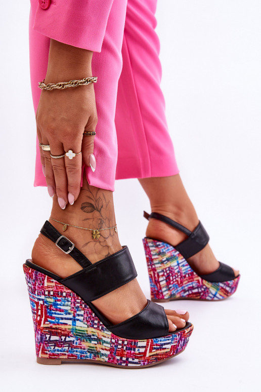   sandales ar platformu melnas krāsas Calderia