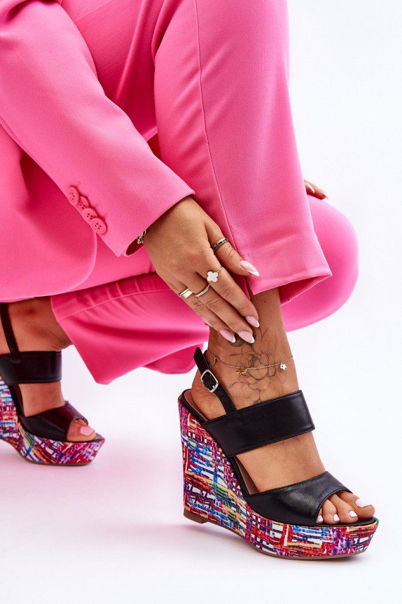   sandales ar platformu melnas krāsas Calderia