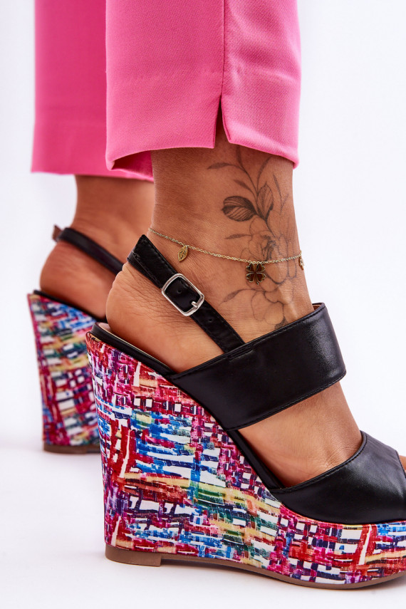   sandales ar platformu melnas krāsas Calderia