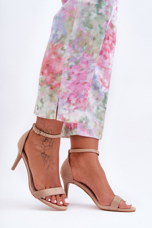 zamšādas Klasiska modeļa sandales ar papēdi smilšu krāsas Tossa
