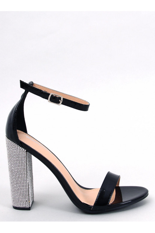 sandales ar izrotātu papēdi YANCEY BLACK