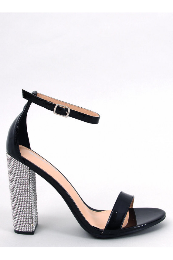 sandales ar izrotātu papēdi YANCEY BLACK