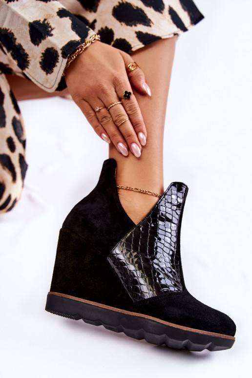 zamšādas Sieviešu puszābaki ar platformu i Wzór melnas krāsas Alda