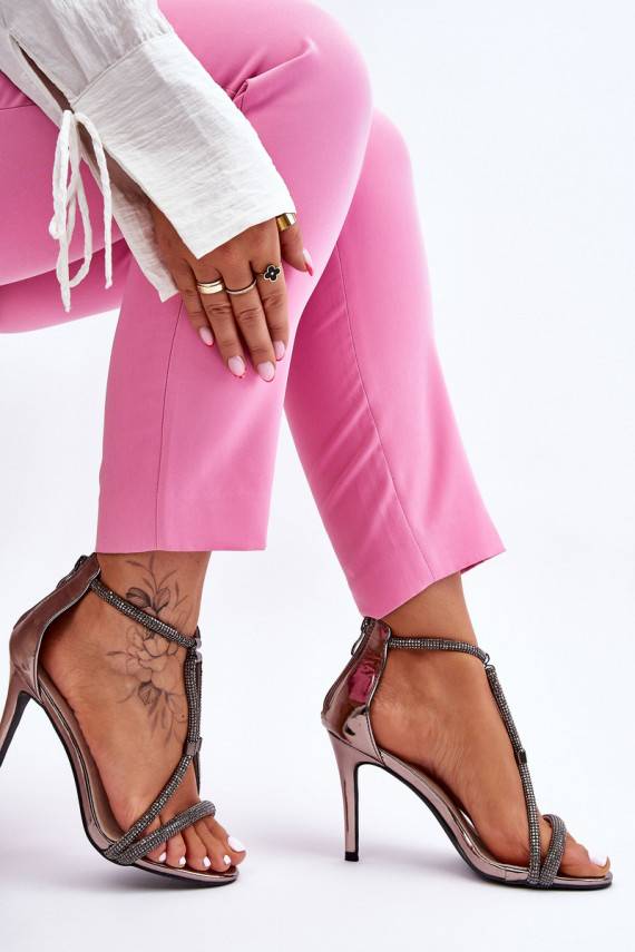 Eleganta stila sandales ar papēdi ar kniedēm Sudraba krāsas Jenesis