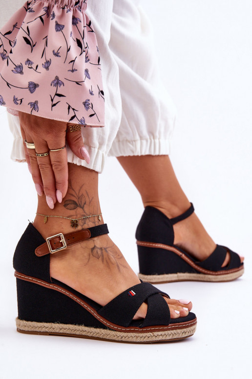   ar platformus basenes melnas krāsas Janet