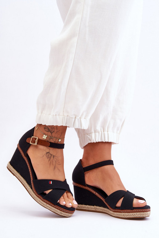   ar platformus basenes melnas krāsas Janet