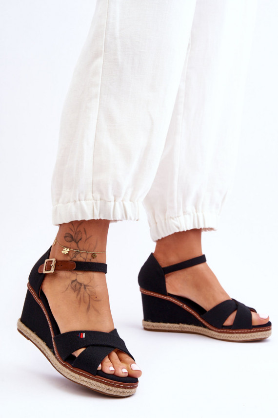   ar platformus basenes melnas krāsas Janet