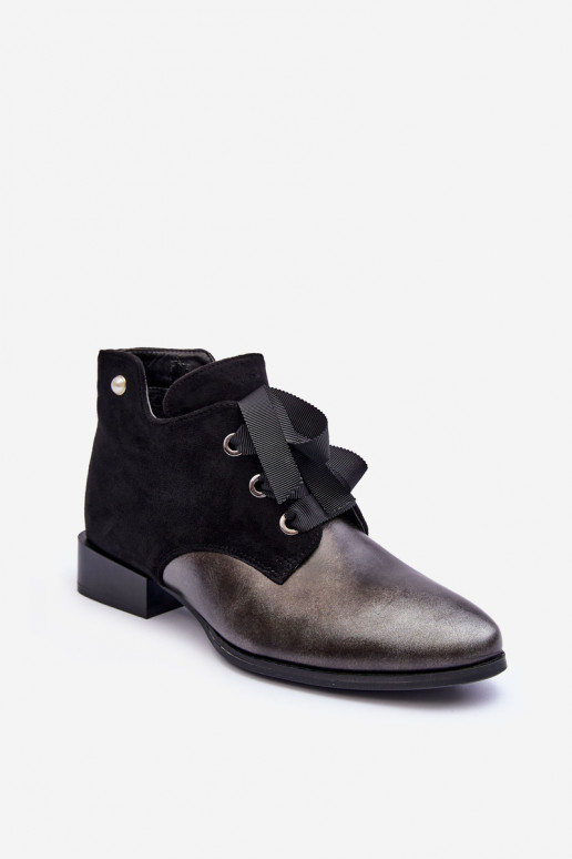   apavi ar platiem papēžiem ar stilīgām detaļām melnas krāsas Meroni