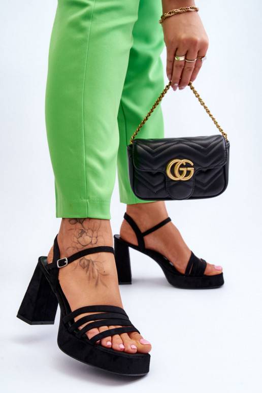   Zamšādas basenes ar papēdi  melnas krāsas Verda