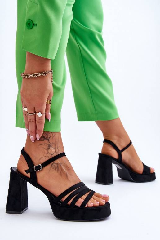   Zamšādas basenes ar papēdi  melnas krāsas Verda