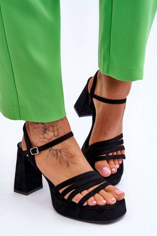   Zamšādas basenes ar papēdi  melnas krāsas Verda