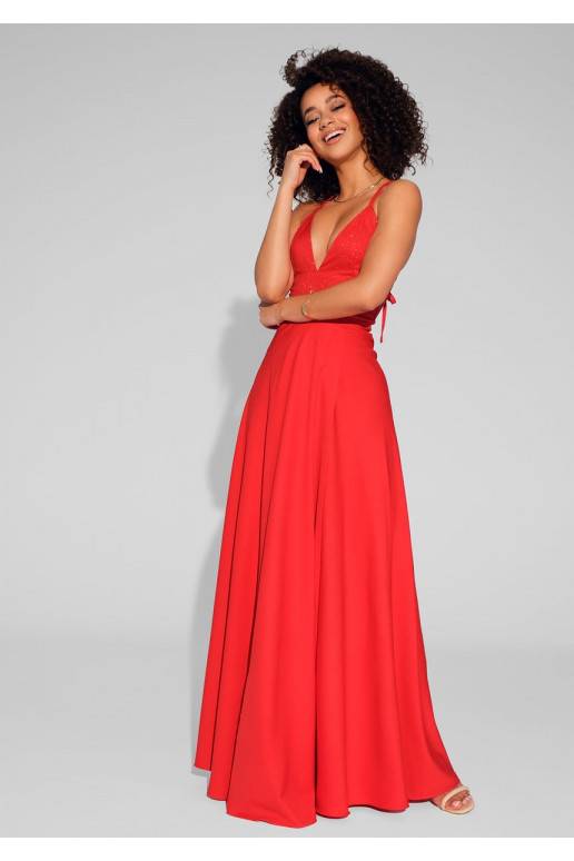 Selēna - gara spīdīgi sarkana kleita Selēna - gara spīdīgi sarkana kleita