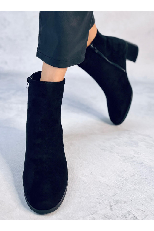 Kurpes ar papēžiem  ANNIE BLACK Kurpes ar papēžiem  ANNIE BLACK