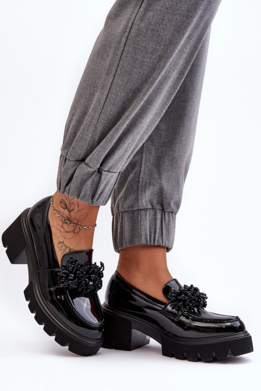 Sieviešu apavi ar ornamentiem melnas krāsas Renesma