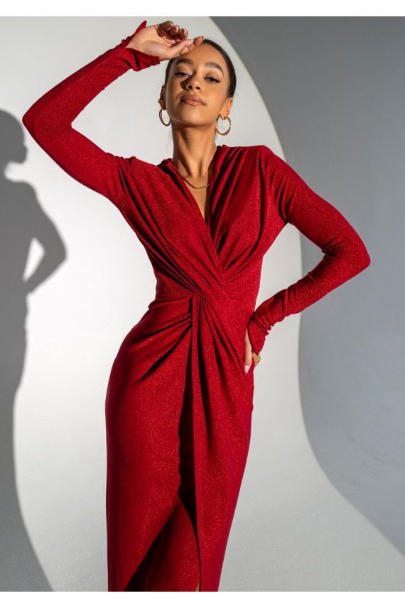 Mayell - spīdīgi sarkana kleita ar V veida kakla izgriezumu