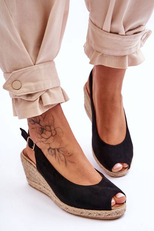 Zamšādas platformas basenes melnas krāsas Elsie