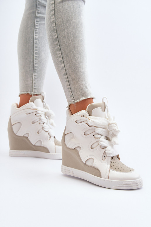   Sneakers modeļa apavi  baltas krāsas Leoppa