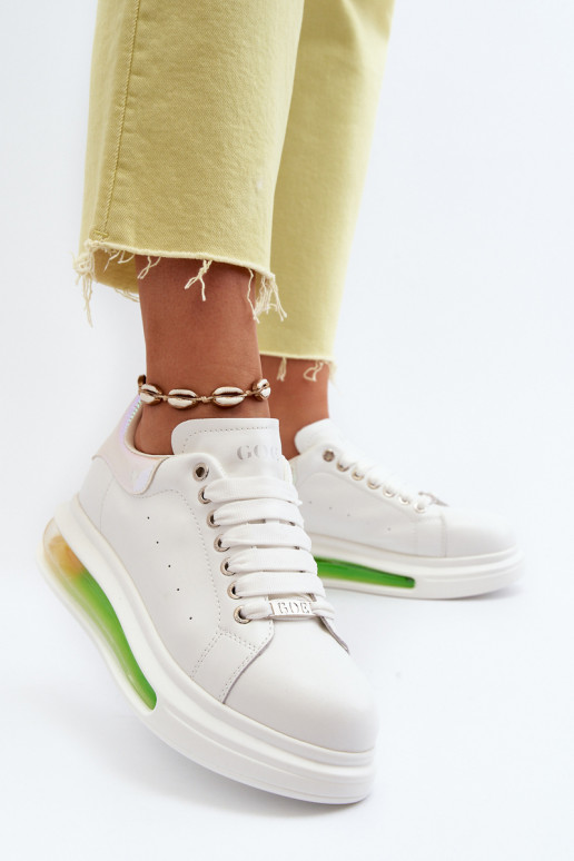 Sneakers modeļa apavi     GOE NN2N4029 baltas krāsas