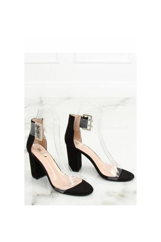 Kurpes ar papēžiem melnā krāsā Inello