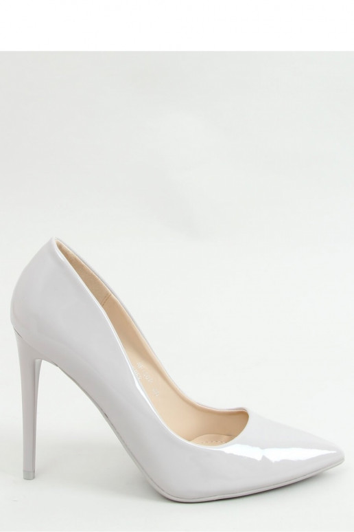 Aukštakulniai bateliai iš Inello