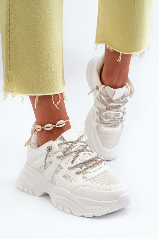 Sneakers modeļa apavi     m baltas krāsas Relissa