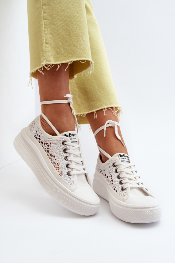 Ar mežģīnēm sieviešu puszābaki Lee Cooper LCW-23-44-1617 baltas krāsas