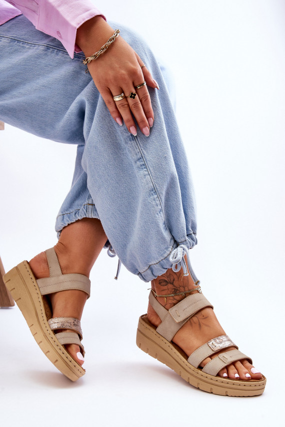     sandales ar lipīgām aizdarēm smilšu krāsas Fresh Look