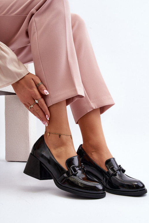 Laque apavi ar papēdi melnas krāsas Nireva