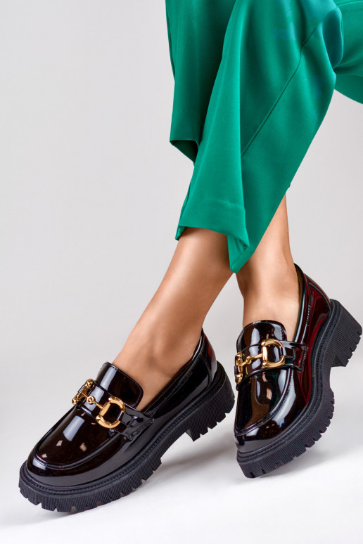 Lakēti melni dāmu lakatpapēži ar... Lakēti melni dāmu lakatpapēži ar...