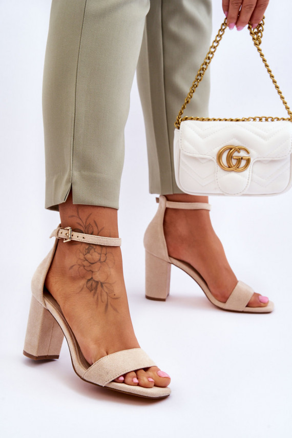   Klasiska modeļa Zamšādas basenes smilšu krāsas Passo