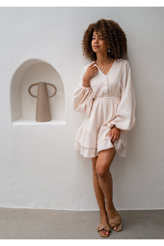 Milla -balta kleita ar platām piedurknēm