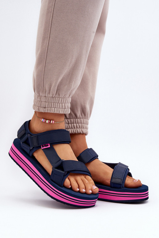Sieviešu basenes ar platformu Lee Cooper LCW-24-05-2754L tumši zilas krāsas
