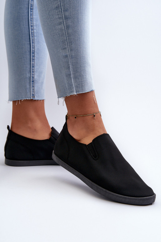 Sievišķīgs Sporta apavi brīvā laika apavi Slip-On melnas krāsas Lovinia