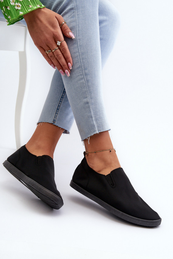 Sievišķīgs Sporta apavi brīvā laika apavi Slip-On melnas krāsas Lovinia