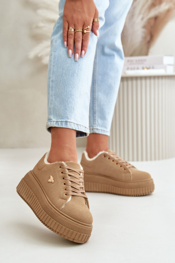 Sneakers modeļa apavi Sievišķīgs siltināti ar modernām masīvām zolēm Ze Zelta krāsasm Detalem brūnas krāsas Lotira