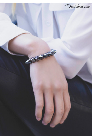 Apyrankė "Spygliai", juoda 2