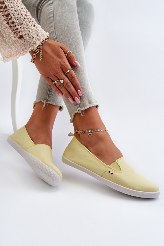Sporta apavi brīvā laika apavi Slip-On Sievišķīgs Dzelteni Adrancia
