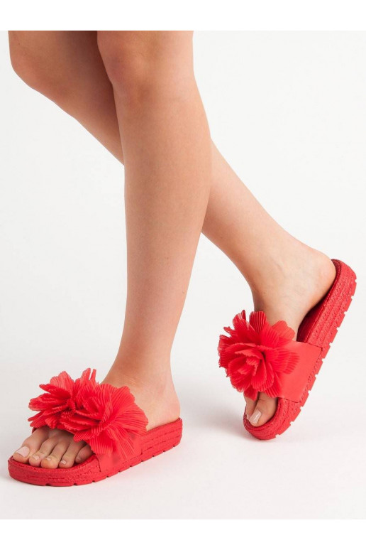 Sarkanas krāsas Čības ar puķītēm...