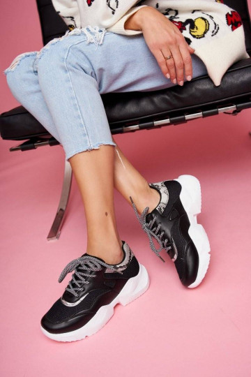 Sportliku stiiliga jalanõud... 2